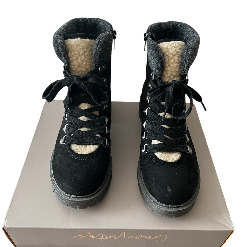 Crown Vintage Black and Cream Winter Boots